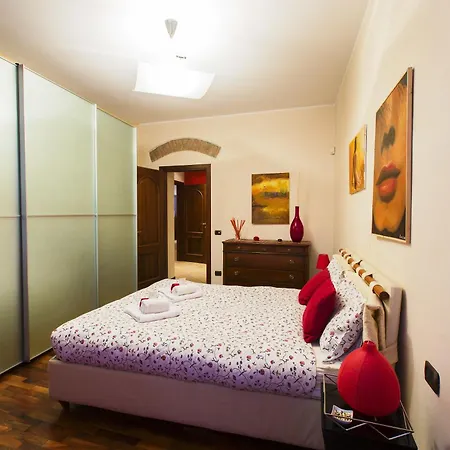 La Rosa Scarlatta Lägenhet *