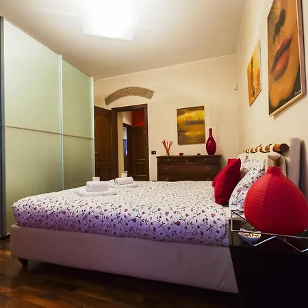 Апартаменты La Rosa Scarlatta *