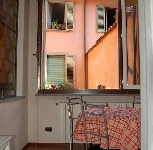 Lägenhet La Rosa Scarlatta *