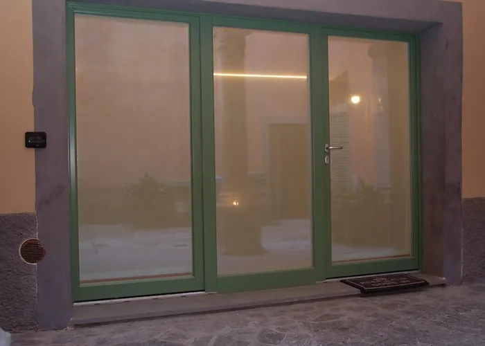 La Rosa Scarlatta Lägenhet *