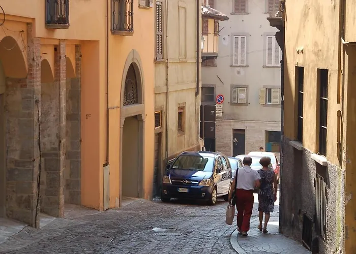 Lägenhet La Rosa Scarlatta Bergamo