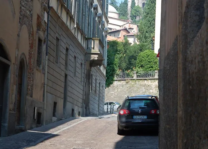 Lägenhet La Rosa Scarlatta Bergamo